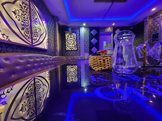 하노이 존슨 가라오케 10