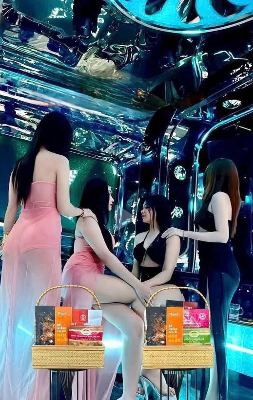 하노이 VPOP 가라오케 매장 참고사진