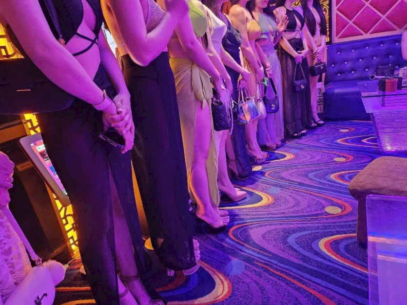 하노이 SKTV 가라오케 매장 참고사진